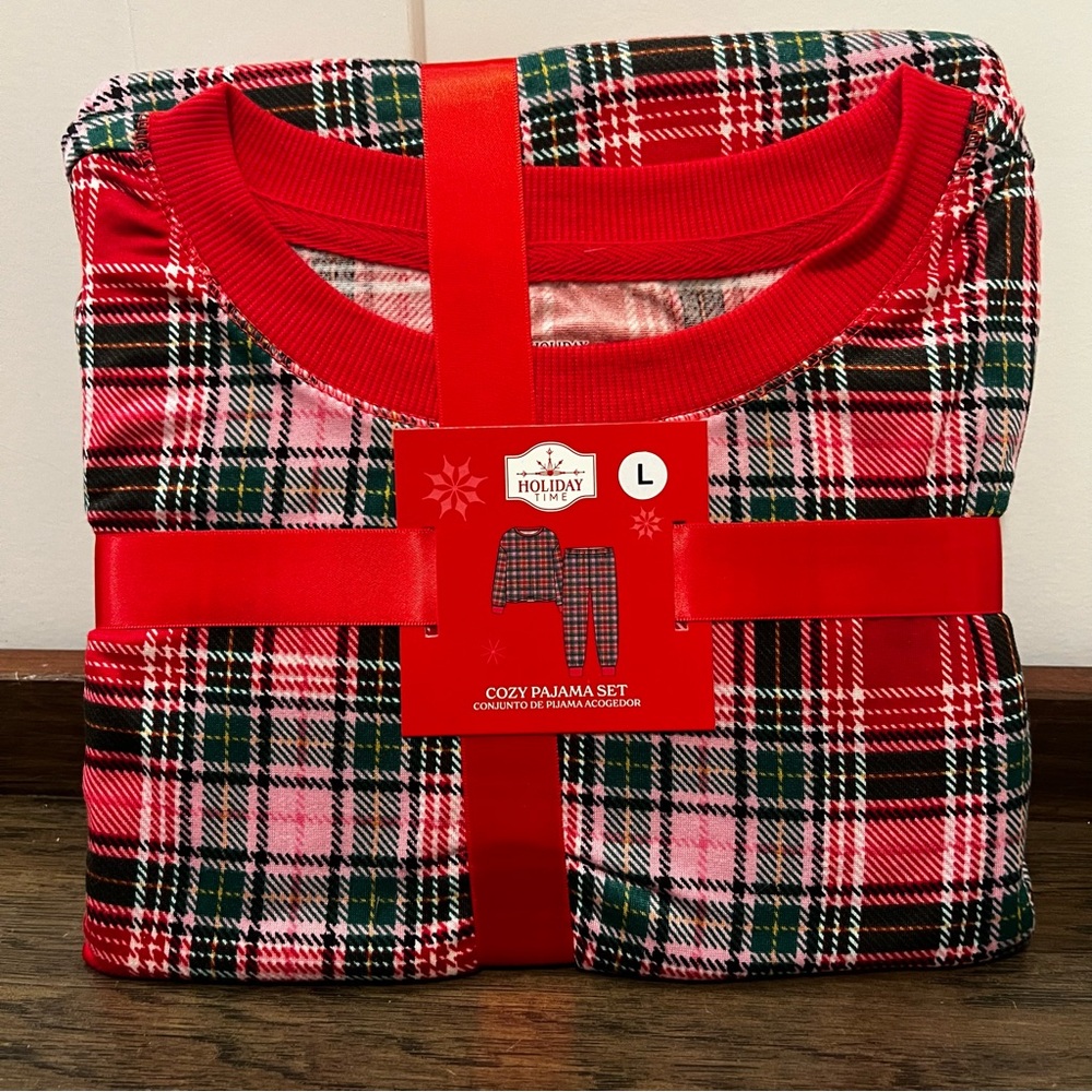 Holiday Time Women’s Brilliant Red Plaid 2 pc Cozy Pajama Set Large